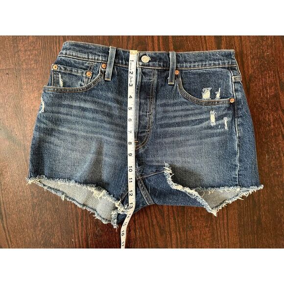 Levis Medium Wash Denim Shorts Size 29 - Picture 7 of 9